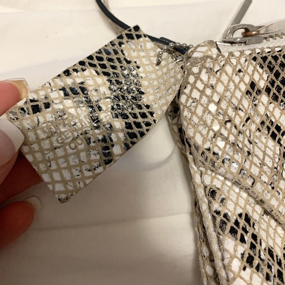 DANIER Snakeskin Crossbody - Picture 5 of 5